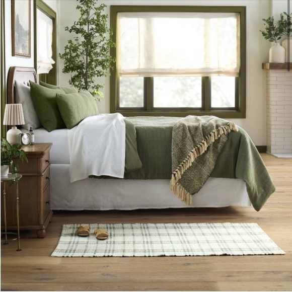 NWT 14"x36" Trellis Pattern Lumbar Bed Pillow
Sage Green - Hearth & Hand - Picture 2 of 5